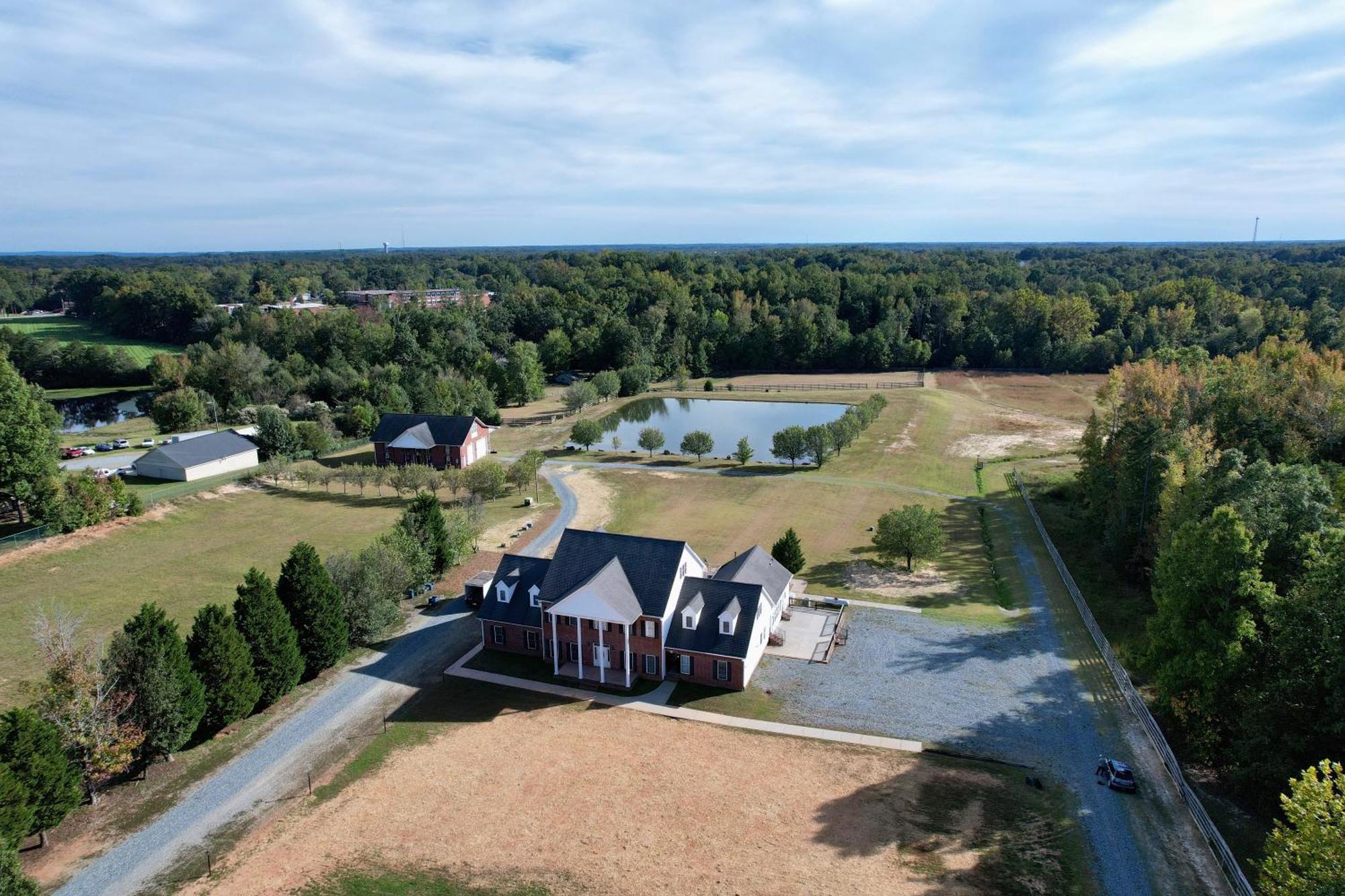 Moorefield Suites Greensboro East McLeansville Exterior foto